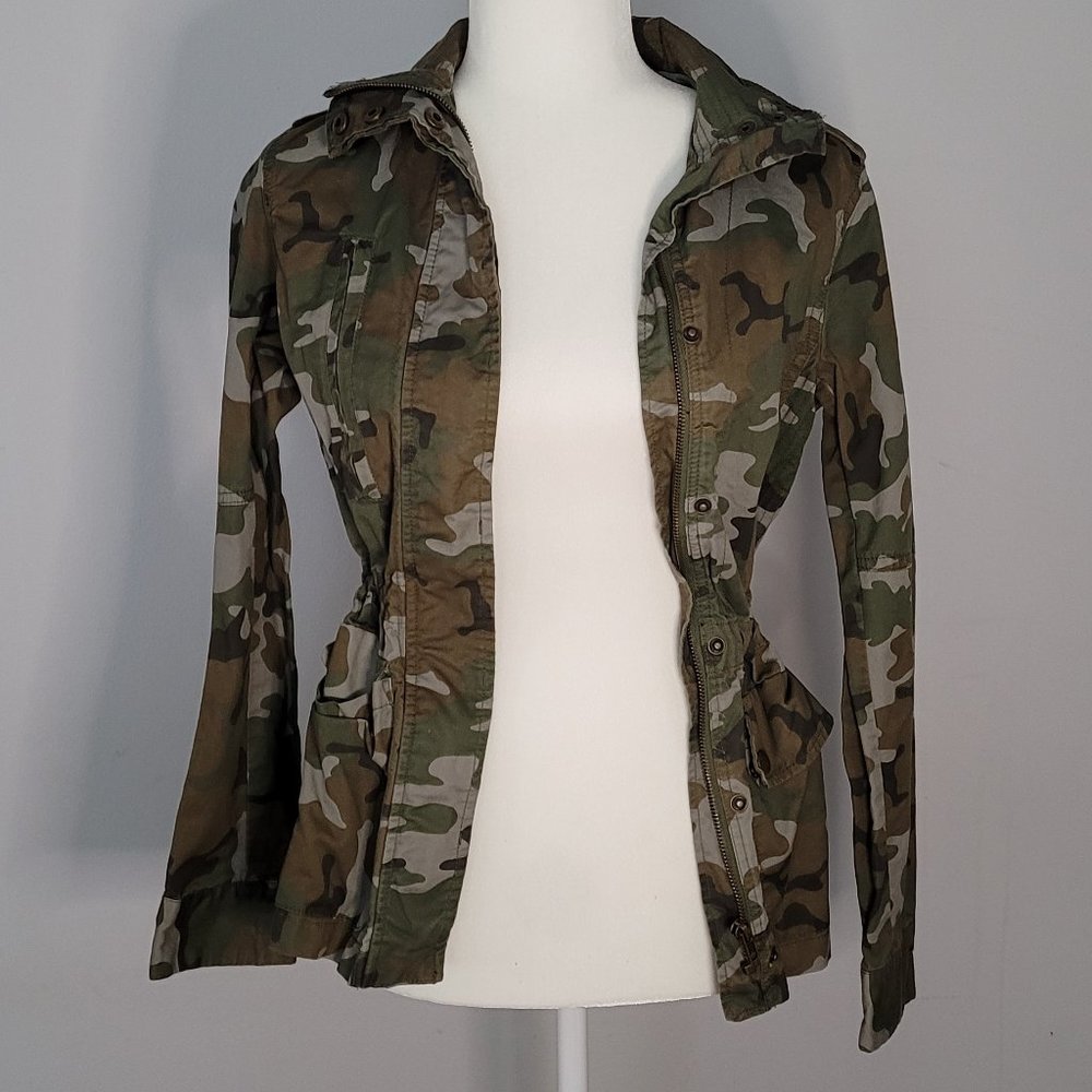 Love Tree Camo Jacket-Women Small